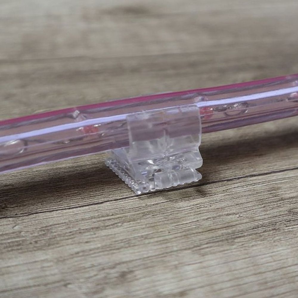extra-silna-uchytka-pro-led-hadice-c